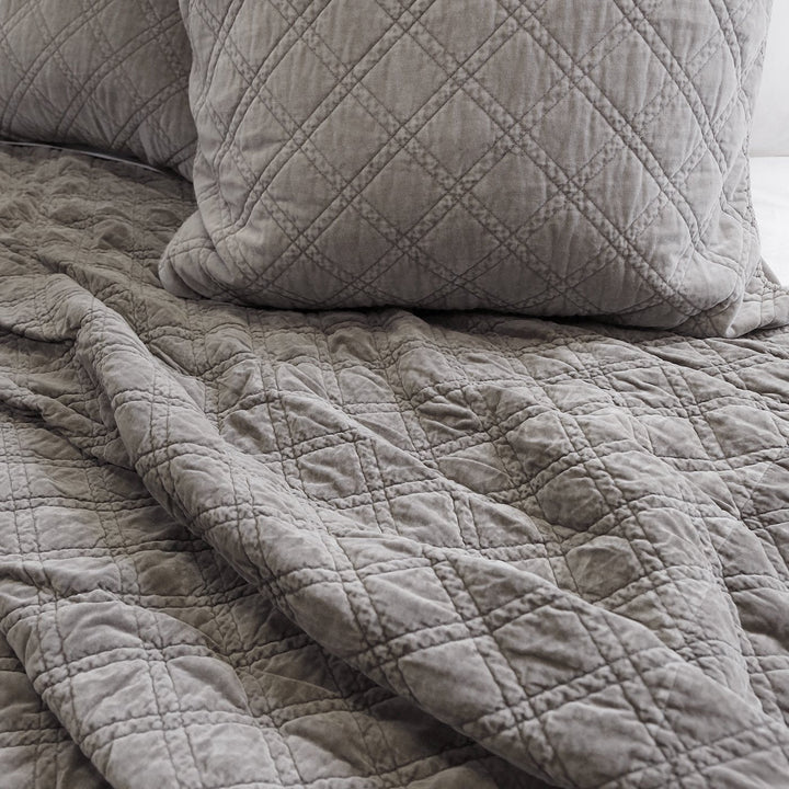Wellingborough Blanket Collection | Pewter