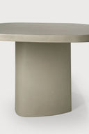 Canyon Outdoor Dining Table | Varnished Concrete | Light Grey | Oval