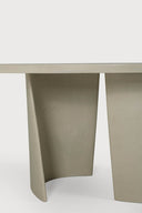 Canyon Outdoor Dining Table | Varnished Concrete | Light Grey | Oval