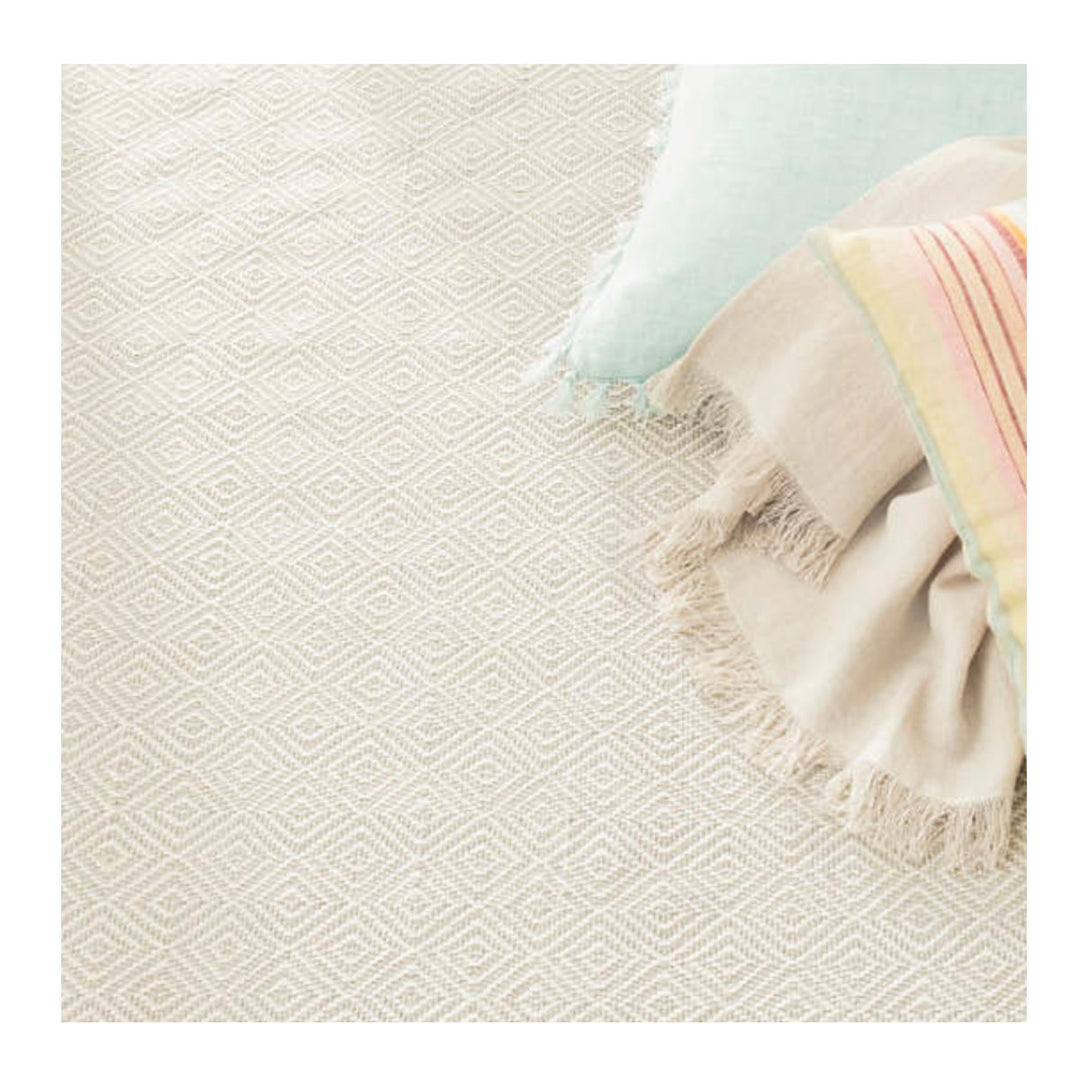 Textural diamond rug. Fade resistant rug for indoor and outdoor spaces.