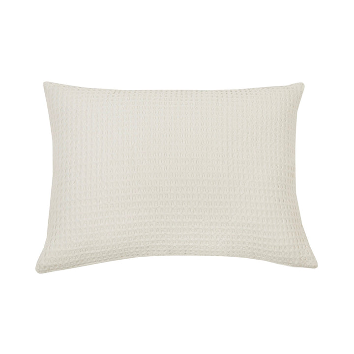 100% cotton waffle woven cream pillow. Cream pillow with stonewashed finish.